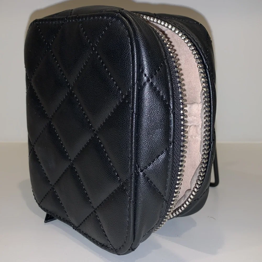 Trish McEvoy Black Quilted Planner Makeup Case‎